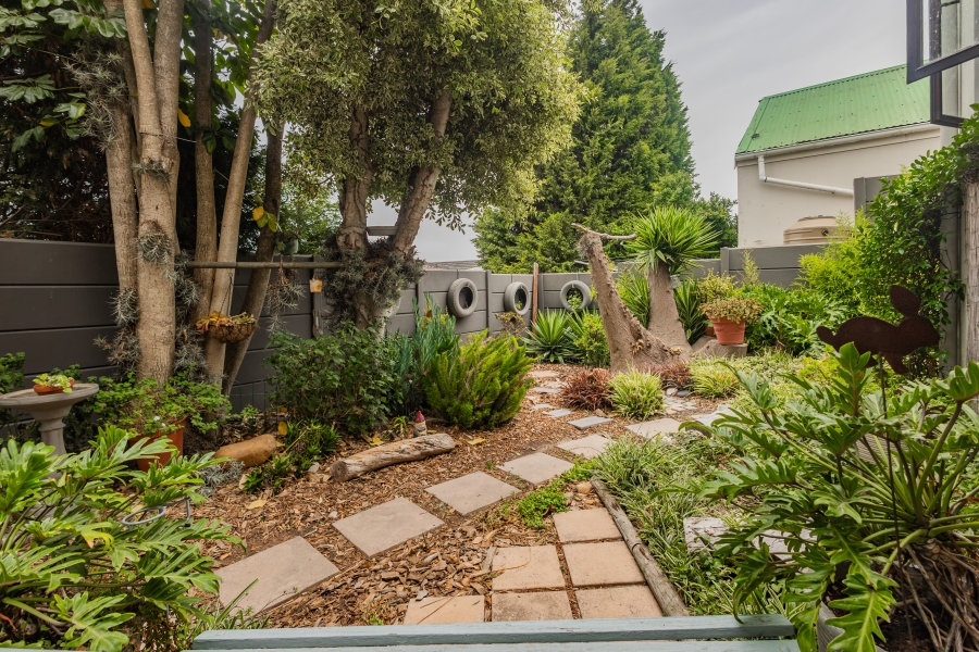 3 Bedroom Property for Sale in The Crest Western Cape